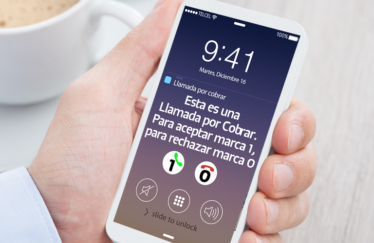 mano sujetando smartphone recibiendo una llamada por cobrar 1366 x 374